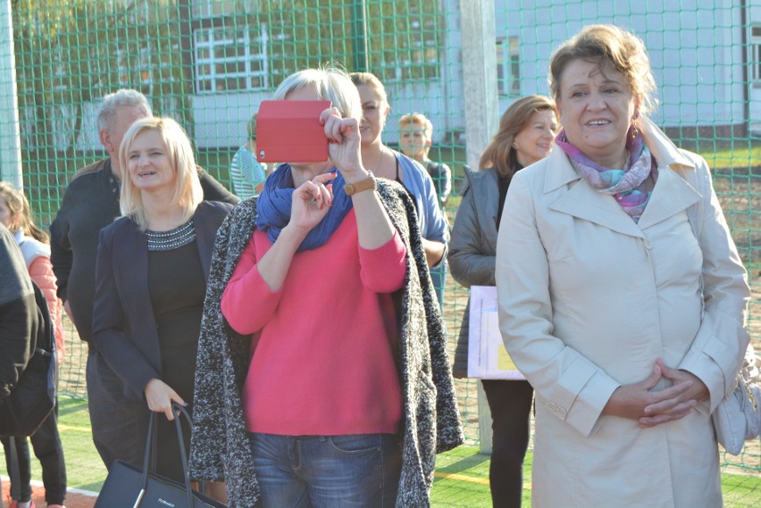 Sypniewo. Giba na otwarciu boiska. Obiecał, że przyjedzie tu raz jeszcze [ZDJĘCIA+WIDEO]