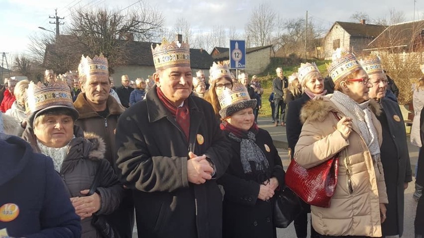 Orszak Trzech Króli przemaszerował przez Sędziszów wraz z mieszkańcami