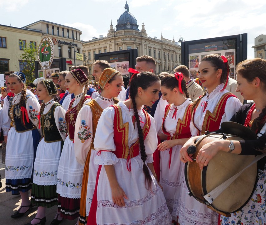 Roztańczony korowód przeszedł ulicami Lublina. Zobacz zdjęcia 