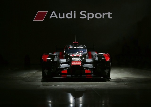 Audi R18 na sezon 2016 zostało radykalnie przekonstruowane. Samochód typu LMP1 startujący w 24-godzinnym wyścigu w Le Mans oraz w mistrzostwach świata w wyścigach długodystansowych FIA WEC wyposażony został w przebudowany system hybrydowy z akumulatorami litowo-jonowymi magazynującymi energię oraz w zoptymalizowany pod względem wydajności 4-litrowy silnik TDI / Fot. Audi