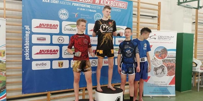 Kolejne medale mistrzostw Polski dla kickboxerów Dragona Starachowice 