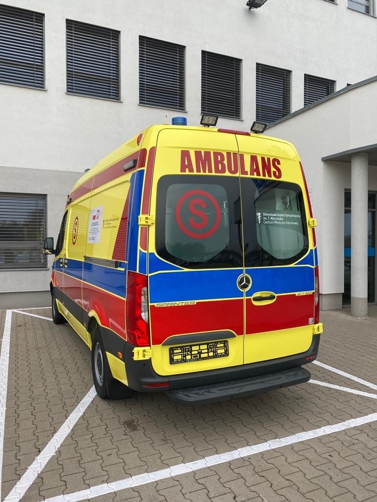Nowy ambulans, który trafił na ul. Fieldorfa to karetka typu...