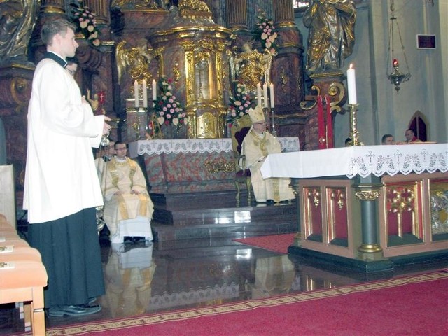 Uroczystościom w katedrze Podwyższenia Krzyża Świętego przewodniczył ordynariusz opolski Andrzej Czaja.