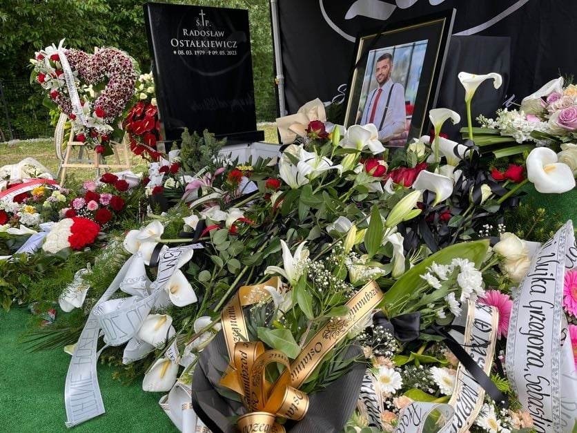 Pogrzeb wójta gminy Jaworze Radosława Ostałkiewicza. Zmarły spoczął na cmentarzu w bielskiej Wapienicy
