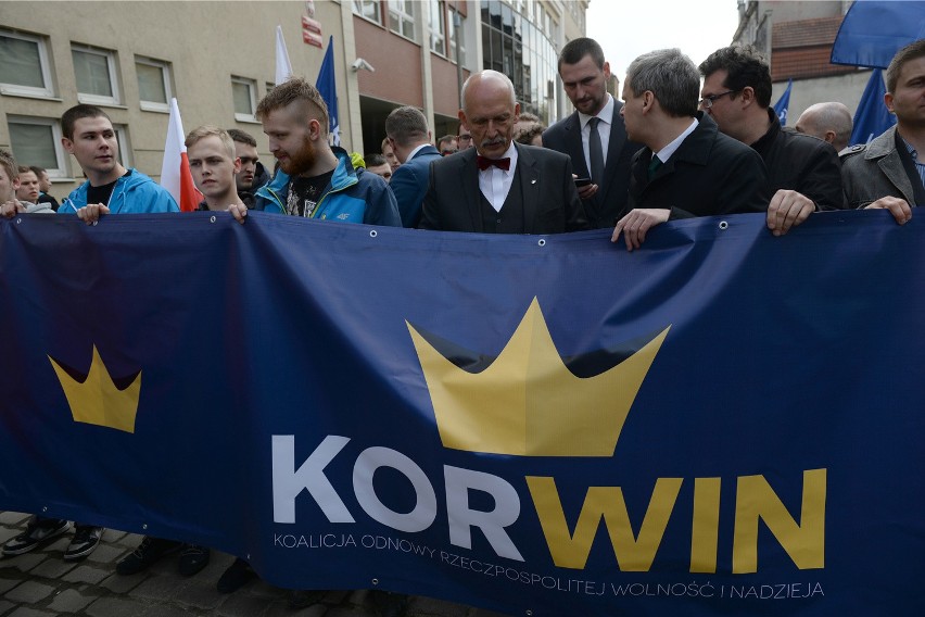 Akcja "Stop podatkowi PIT" w Gdańsku. Janusz Korwin - Mikke i happening pod Neptunem [ZDJĘCIA]