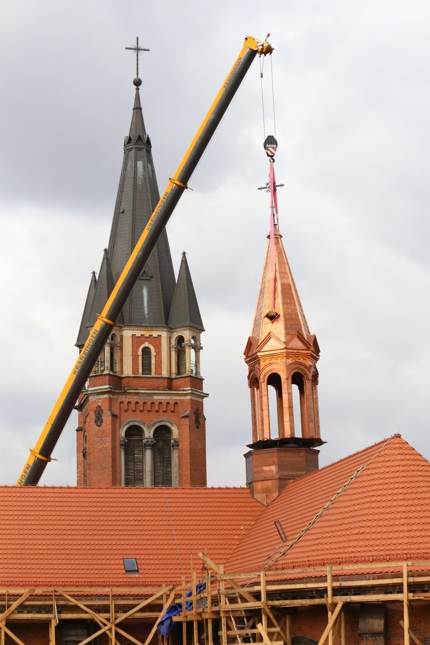 Katedra w Sosnowcu będzie miała nową wieżyczkę. Montaż już...