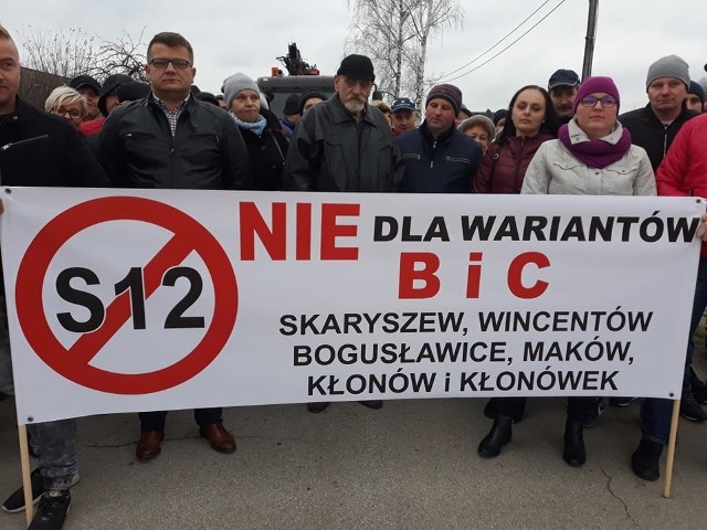 Protest mieszkańców gminy Skaryszew w sprawie trasy S12. 