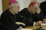 Pedofilia w Kościele: działacze partii Razem złożyli doniesienie na Episkopat i biskupów. Prokuratura do tej pory nie zbadała sprawy