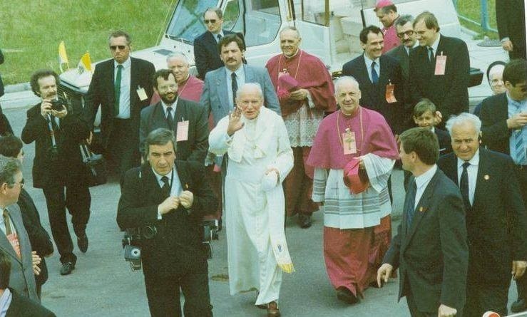 32 lata temu papież Jan Paweł II odwiedził Kielce i Masłów. Mamy unikatowe zdjęcia z tego wydarzenia