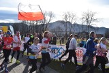 Zakopane. Ok. 700 biegaczy uczciło Niepodległość Polski. Niektórzy biegli z flagami, wszyscy z uśmiechami [ZDJĘCIA]