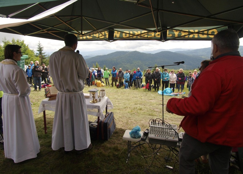 Odkryj Beskid Wyspowy. Mimo niesprzyjającej pogody pokonali Jasień [ZDJĘCIA]