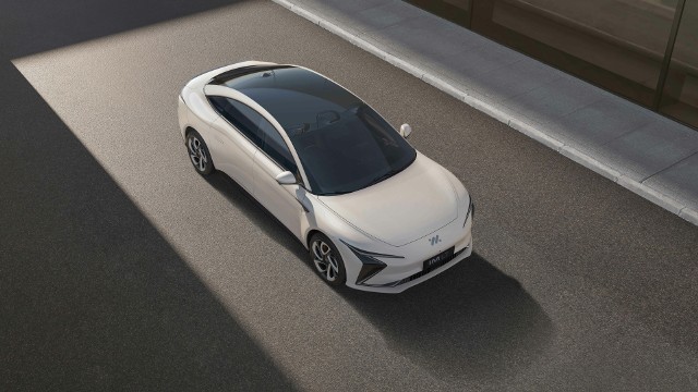 Pierwszy model nowej marki -  sedan IM L6 został zaprezentowany na tegorocznym salonie samochodowym w Genewie. To całkowicie elektryczny samochód.