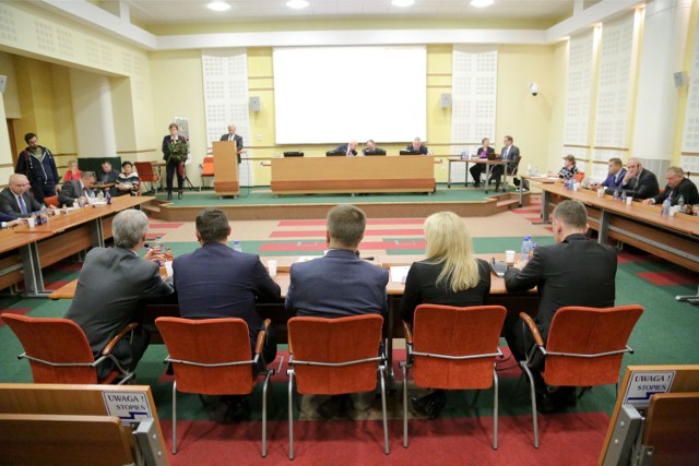 Trzech dotychczasowych radnych sejmiku województwa podlaskiego odeszło do parlamentu