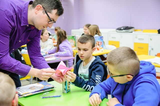 Wszystkie ciekawe zajęcia prowadził pracownik opatowskiej filii Pedagogicznej Biblioteki Wojewódzkiej Radosław Sroczyński. Lekcje były dostosowane do wieku ich uczestników.