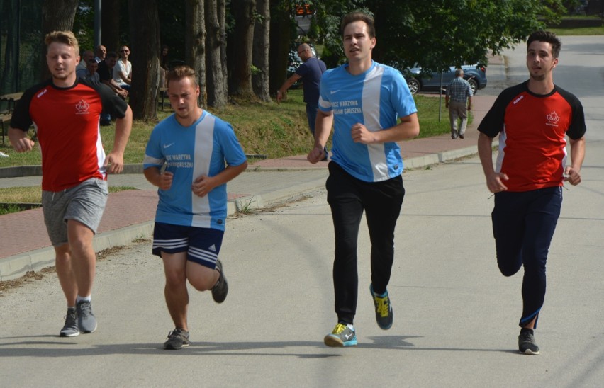Wielkie, radosne bieganie - na 100 lat Niepodległej Polski w Cieszkowach 