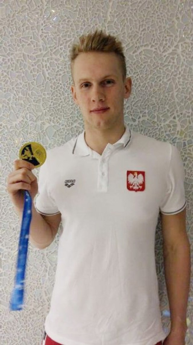 Tomasz Polewka z AZS AWF Katowice sprawił sensację podczas ME w pływaniu w izraelskiej Netanji zdobywając złoty medal