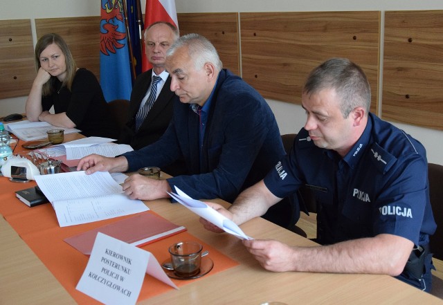 Na ostatniej sesji Rady Gminy w Trzebielinie Marcin Błażejewicz, kierownik Posterunku Policji w Kołczygłowach dokonał oceny bezpieczeństwa i porządku w gminie Trzebielino za 2016 r.