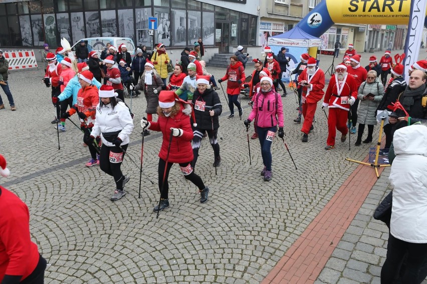 Zobacz kolejne zdjęcia. Przesuwaj zdjęcia w prawo - naciśnij...