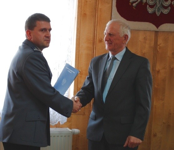 Mł. insp. Sławomir Kosiński, komendant KPP w Radziejowie spotkał się z mieszkańcami i samorządowcami z gminy Osięciny.
