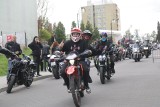 Motocykliści z całego Śląska przyjechali do Jastrzębia, żeby zakończyć zimę. Przejechali ulicami miasta i palili symbol zimy - burą sukę