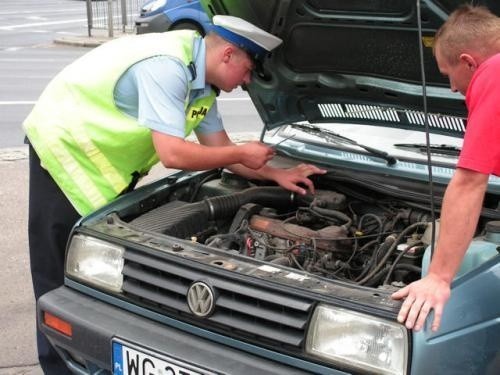 Fot. Maciej Pobocha: Numery VINkontroluje m.in. Policja. Na...