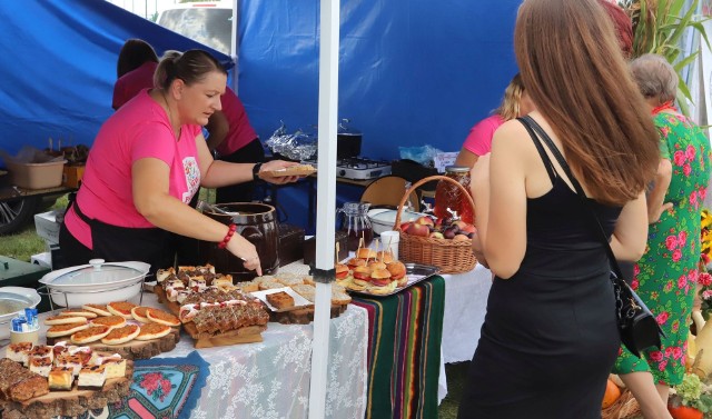 Na Festiwalu Smaków w Rzeczniowie było mnóstwo atrakcji kuchni regionalnej. Więcej na kolejnych slajdach >>>