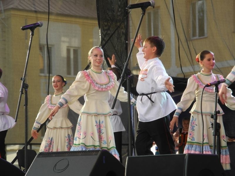 Podlaska Oktawa Kultur na Rynku Kościuszki. Sołowejko i Tanok. Rosyjski taniec i śpiew (zdjęcia, wideo)