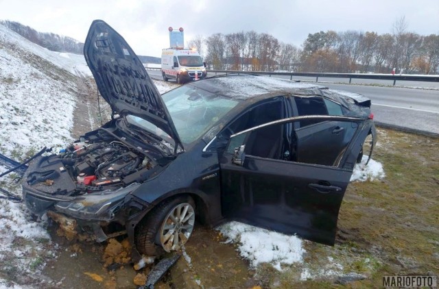 Do zdarzenia doszło na 261 kilometrze autostrady A4 w kierunku Wrocławia, gdzie samochody z dużą prędkością zjeżdżają z masywu Góry św. Anny.