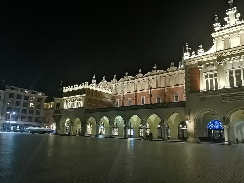 Rynek Główny, niedziela wieczorem