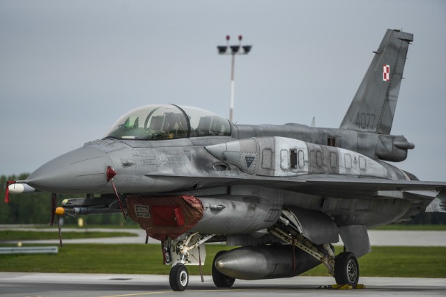 Pierwsze polskie F-16 rozpoczęły służbę w Krzesinach. 31. Baza jest ich domem do dziś.