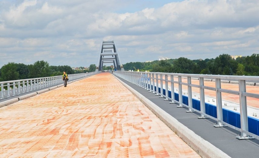 Nowy most w Toruniu już łączy dwa brzegi [zdjęcia]