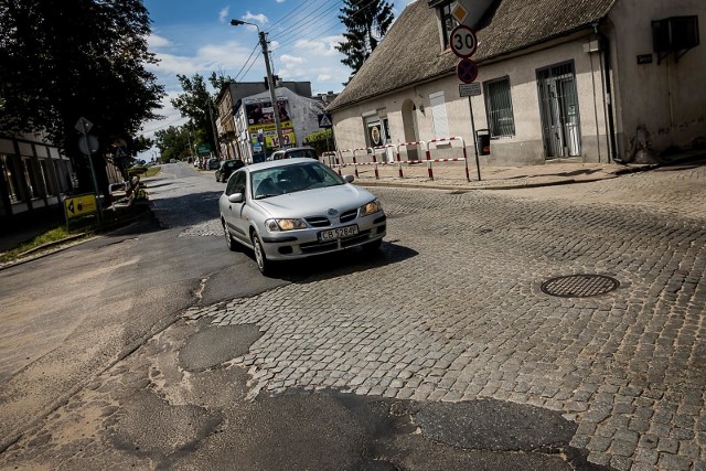 Umowę z firmą Strabag podpisano w piątek w siedzibie bydgoskiego  zarządu dróg. Mało brakowało, a prace na Bydgoskiej byłyby zagrożone. Mimo ogłaszanych przez miasto przetargów, wykonawcy się nie zgłaszali.Likwidacja zmiany czasu - czy jest szkodliwa dla zdrowia?