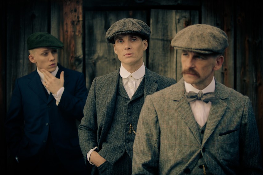 "Peaky Blinders" prywatnie. Jak wyglądają na co dzień? Wiedzieliście, że żona Alfiego również gra w serialu?