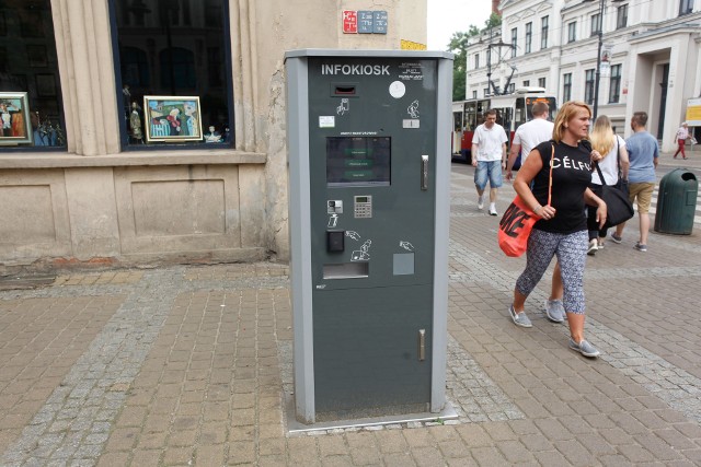 Infokioski udzielą nam informacji o Bydgoszczy, sprzedadzą bilet za gotówkę. Ale już nie podpowiedzą, jak dojechać na Wyżyny