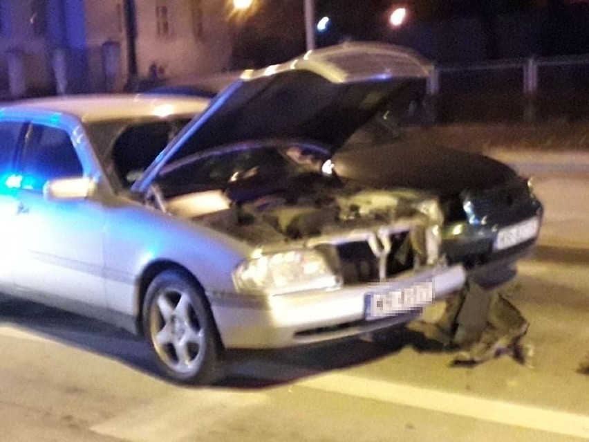 Wypadek w centrum Radomia. Wjechała na skrzyżowanie na czerwonym świetle [zdjęcia czytelnika]