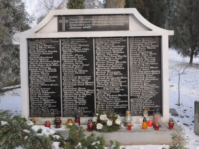 Armia Czerwona zamordowała około 300 mieszkańców Boguszyc. Wśród nich osiem osób z rodziny Broyów.