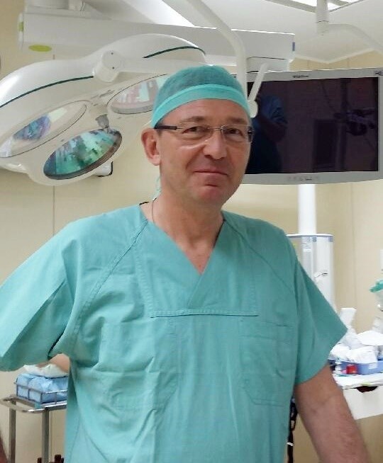 Dr Jarosław Pająk pracuje w szpitalu przy ul. Kamieńskiego.
