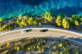 Samochodem do Chorwacji: ile kosztuje przejazd w 2023 r.? Czy opłaca się jechać autem? Co jest tańsze: samochód, samolot czy pociąg?