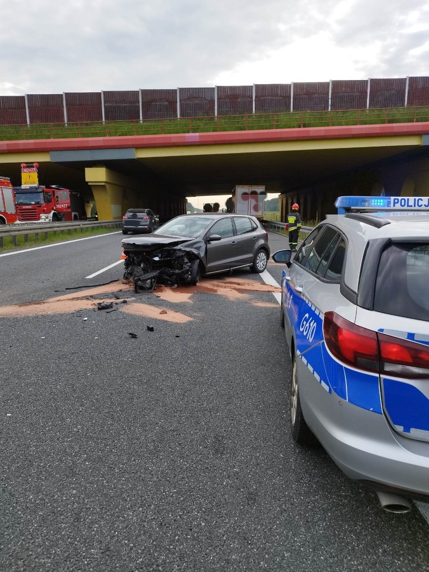 W wyniku zderzenie trzech pojazdów na A4 najbardziej...