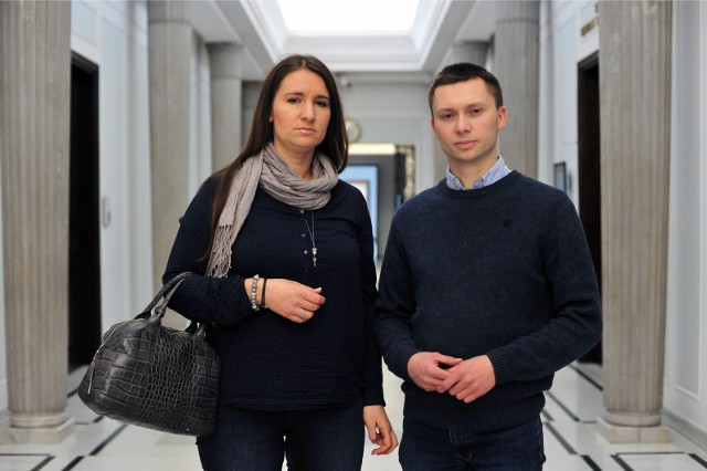 Karolina i Tomasz Elbanowscy są przeciwi promocji szczepień wśród dzieci.