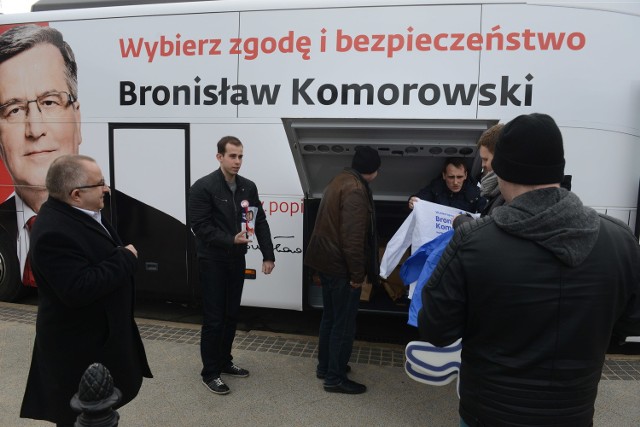 Kampania prezydencka: "Bronkobus" przy placu Mickiewicza [ZDJĘCIA]