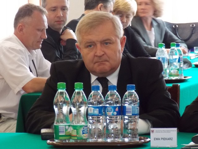 - Liczę że radni tym razem zgodzą się powołać spółkę inwestycyjną - mówi prezydent Tadeusz Jędrzejczak