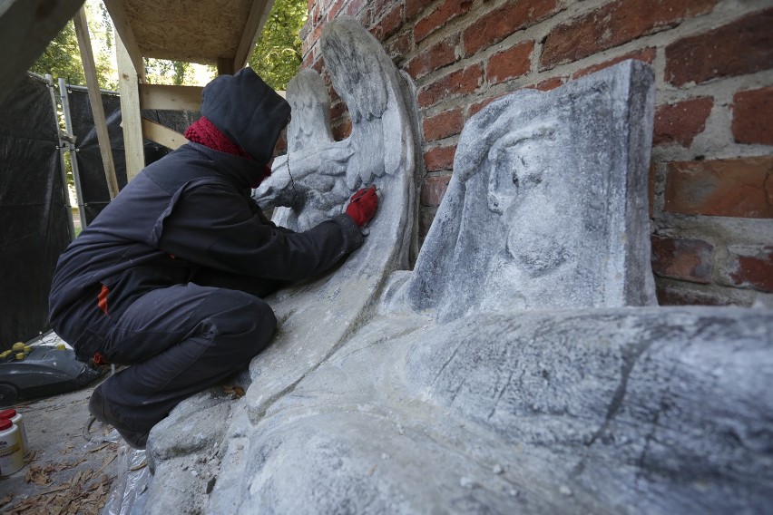 Rozpoczął się remont pomnika Powstania Warszawskiego (zdjęcia) 