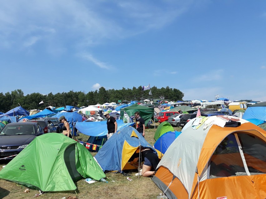 Rozpoczął się festiwal Pol'And'Rock. Czyli Przystanek Woodstock. Zobaczcie ZDJĘCIA z pola