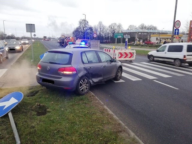 Dziś, na wyjeździe z Koszalina w stronę Mielna przy ul. Władysława IV, doszło do zderzenia dwóch samochodów osobowych. Na szczęście nikomu nic się nie stała. Ruch nie jest zablokowany.Zobacz także: Rozmowa Tygodnia 