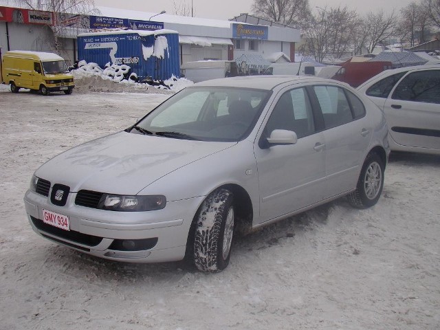 Seat leon, silnik diesla 110 KM, przebieg 155 tys. km, bogate wyposażenie, w tym klimatyzacja, rocznik 2000, cena 21,7 tys. zł plus opłaty. 