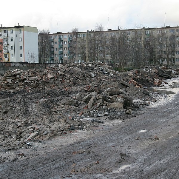 Pozostalości po zakladzie przetwórstwa rybnego "Korab" w...