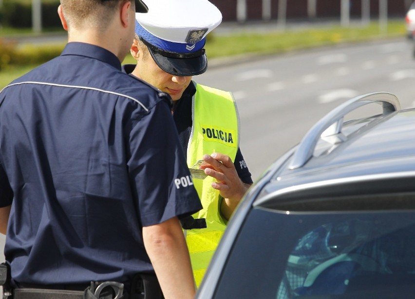 Uparcie jeździsz lewym pasem? Zapłacisz nawet 500 zł. Nowa akcja zachodniopomorskiej policji