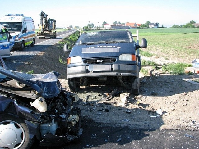 Obaj kierujący byli trzeźwi, a do szpitala, z niegroźnymi obrażeniami trafiły 3 osoby.