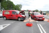 Wypadek na drodze Wrocław - Środa Śląska. W Krępicach fiat zderzył się z mazdą (ZDJĘCIA)